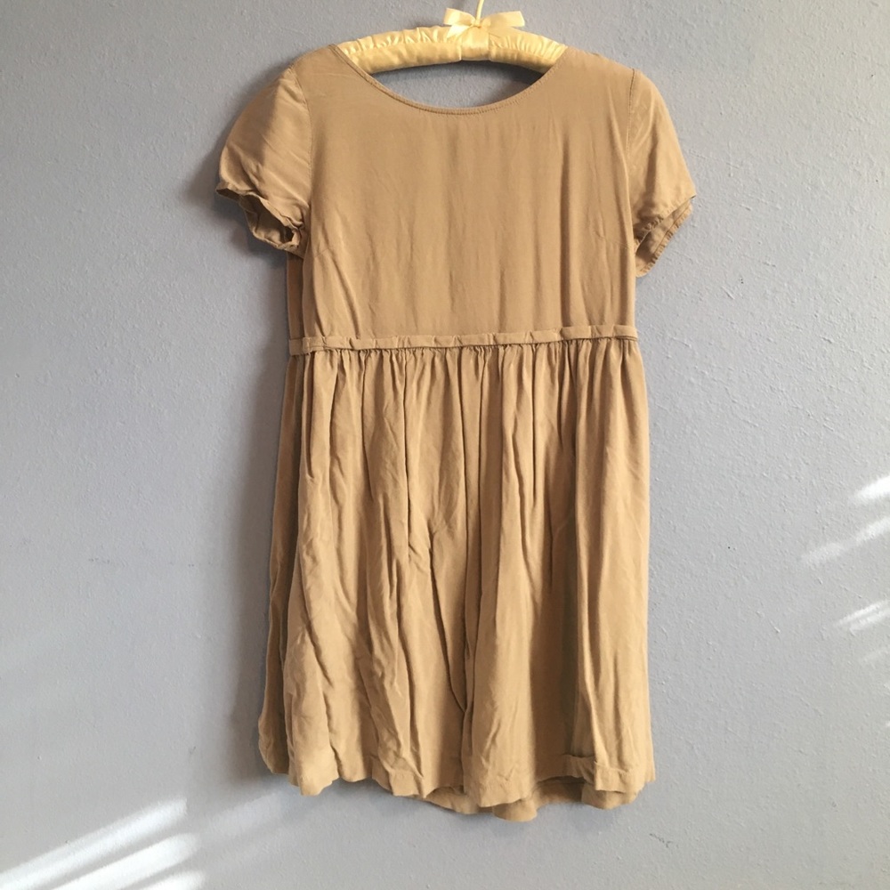 Two dresses. Same cut. - Picture 2 of 2
